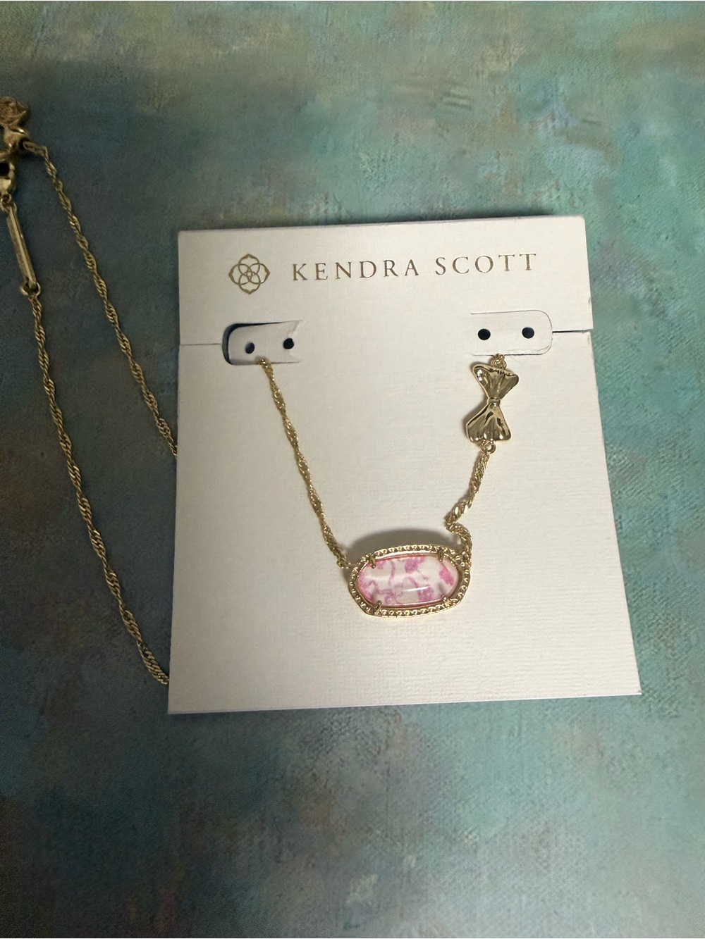 Kendra Scott Pink and Gold Oval Pendant Necklace